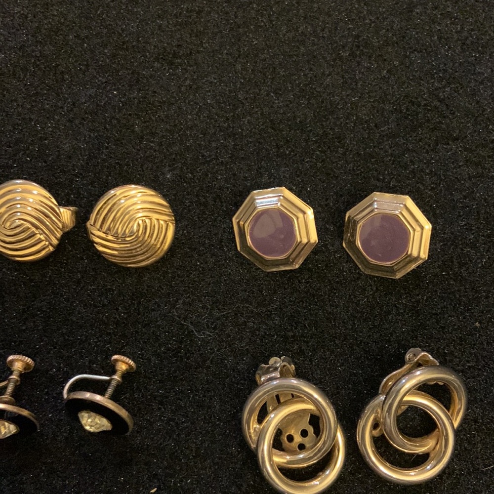 Vintage fun clip on or screw on earrings.‎ 9 pairs metal, enamel, plastic, beads - Picture 4 of 7